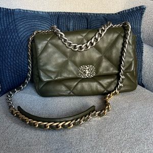 CHANEL 19 LARGE - GREEN